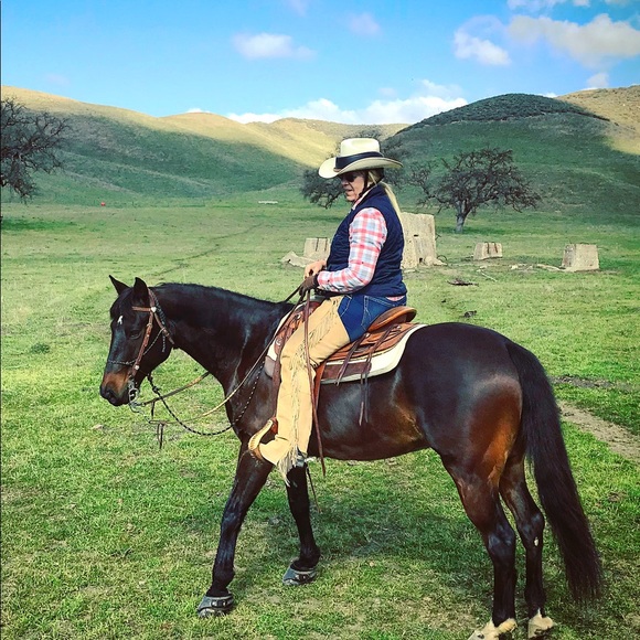 Meet your Posher, Meredith - Picture 2 of 2